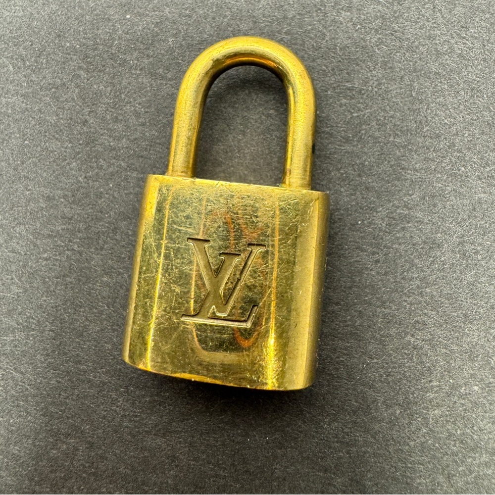 Louis Vuitton 305 Brass Padlock No Key
